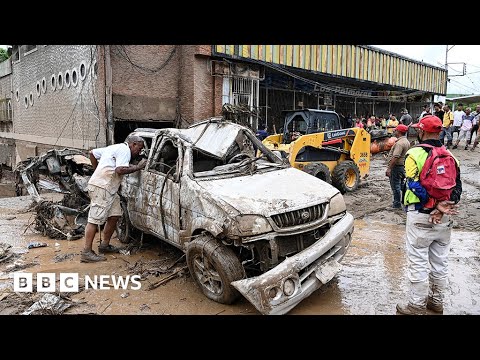 Deadly landslides sweep away homes in Venezuela – BBC News