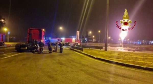 Messo in sicurezza a Tortona autoarticolato che trasportava GNL