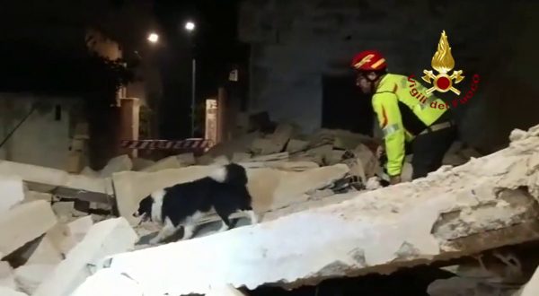 Crolla tetto di un edificio disabitato nel Leccese, nessun ferito