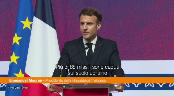 Macron “La Francia continuerà a dialogare con la Russia”