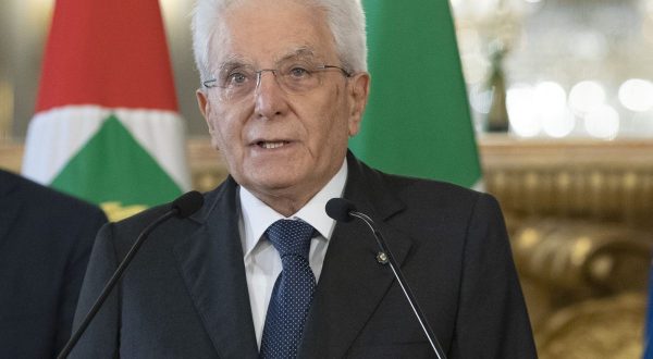 Ucraina, Mattarella “La Russia riporta indietro l’orologio della storia”