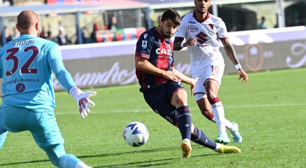 Il Bologna rimonta il Torino e vince 2-1