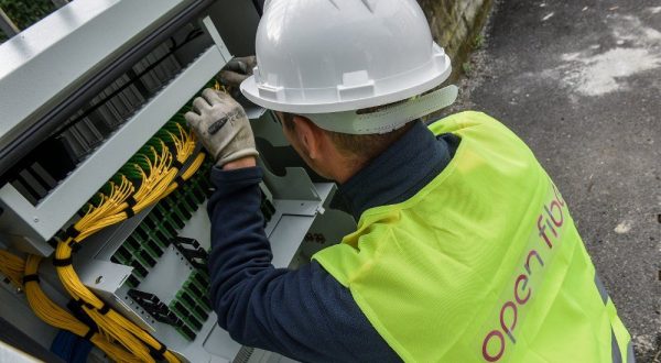 Parte da Isola delle Femmine il piano “Italia a 1 Giga” di Open Fiber, primo cantiere siciliano