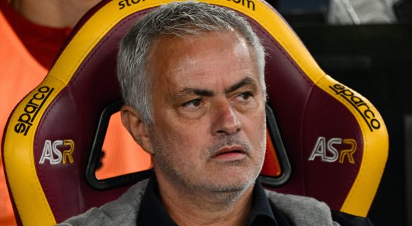 Mourinho “Col Sassuolo Ibanez e altri 10, è intoccabile”