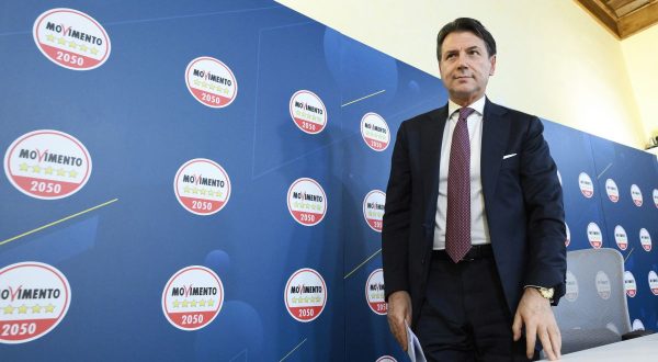 Migranti, Conte “Il blocco navale urlato da Meloni solo un vuoto slogan”