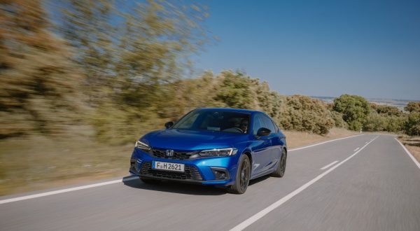 Con la nuova Honda Civic e:HEV Full Hybrid più prestazioni e meno consumi