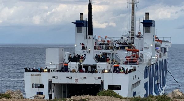 Trasferimenti migranti da Lampedusa a Porto Empedocle