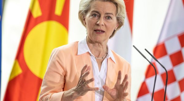 Von der Leyen “Creeremo un tribunale ad hoc per i crimini russi”