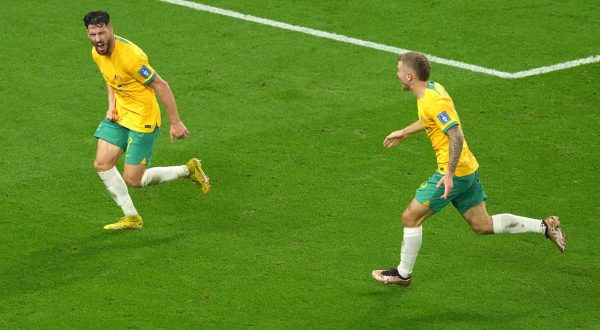 L’Australia batte 1-0 la Danimarca e vola agli ottavi