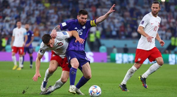 L’Argentina batte la Polonia 2-0, entrambe vanno agli ottavi