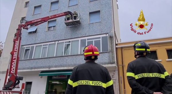 Marche, continuano le verifiche dei vigili del fuoco dopo il sisma