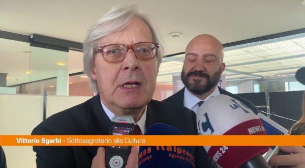 Sgarbi “La Calabria dà il massimo rilievo ai Bronzi di Riace”