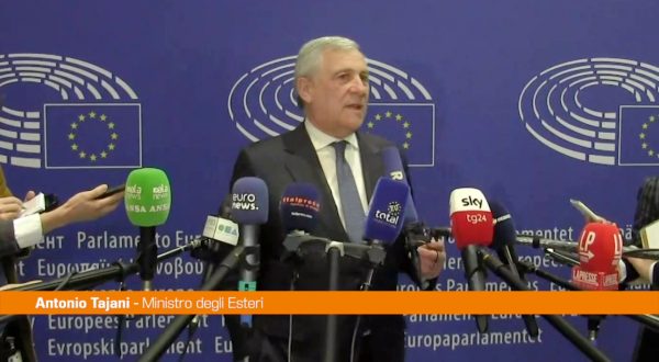 Migranti, Tajani “Il salvataggio non spetta alle Ong”