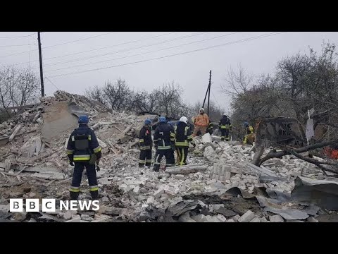 Millions without power after Russian attacks on energy infrastructure in Ukraine – BBC News