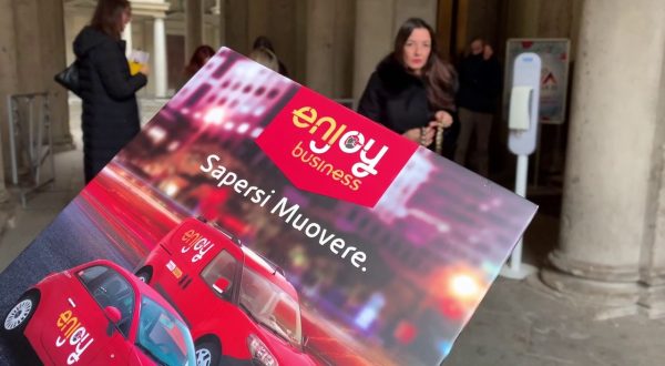 Milano, il car sharing di Eni diventa elettrico