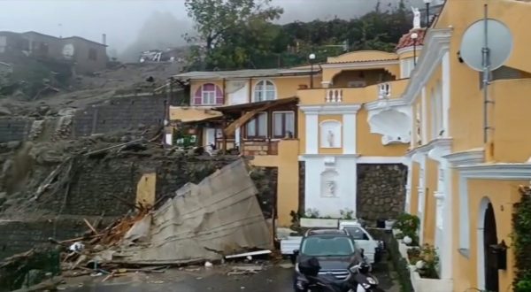 Frana a Ischia, le prime immagini