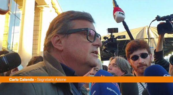 Calenda “Chi chiede il disarmo degli ucraini ne chiede la resa”