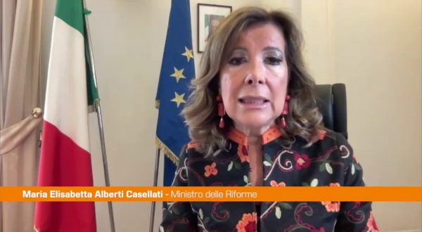 Casellati “Serve un cordone di sostegno e solidarietà per le donne”