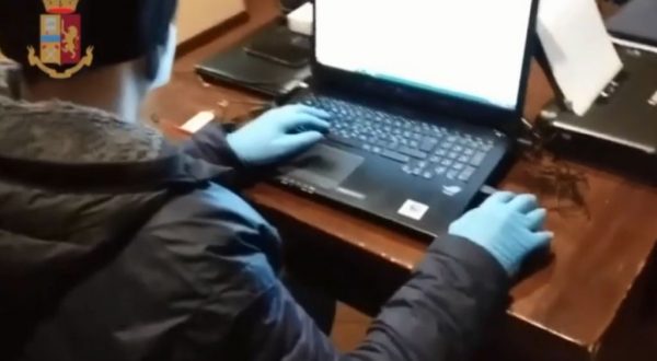 Frode informatica milionaria a una banca, 35 denunciati