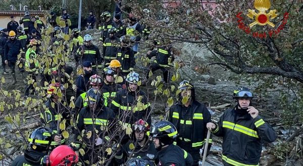 A Ischia si scava alla ricerca dell’ultima persona dispersa