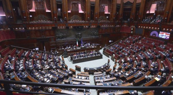 Ue, ok della Camera a risoluzione maggioranza su comunicazioni Meloni