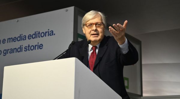 Sgarbi “Vincolare lo stadio di San Siro, abbatterlo è insensato”