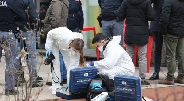 Agguato a Milano, ucciso il titolare di un bar