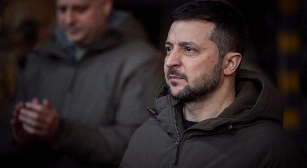 Zelensky negli Usa “Nel 2023 restituiremo la bandiera al popolo ucraino”