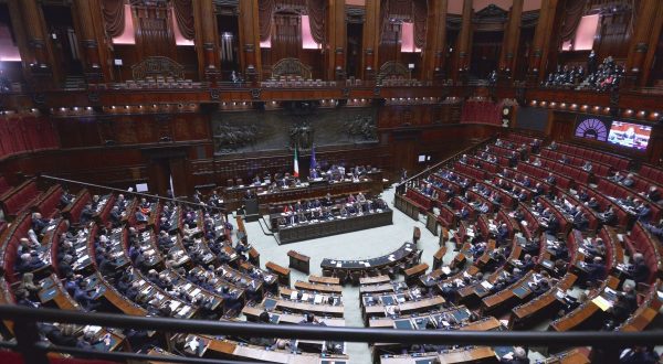 Manovra, il Governo pone la fiducia alla Camera