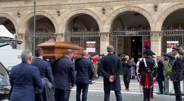 Frattini, a Roma i funerali di Stato