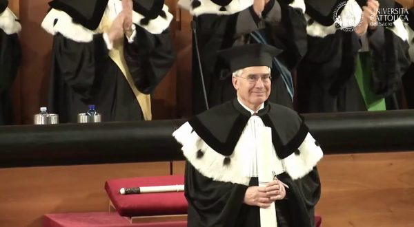 Cattolica, laurea honoris causa in Scienze bancarie a Nicholas Stern