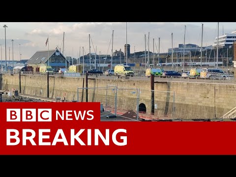 People feared dead after migrant boat runs into difficulties in English Channel – BBC News