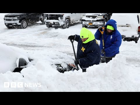 US winter storm traps New York State residents in cars – BBC News