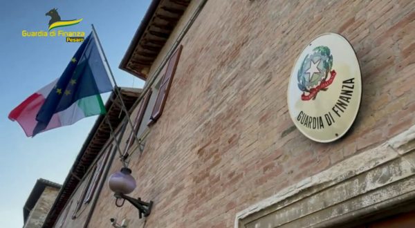 Fiamme Gialle scoprono otto assenteisti ente pubblico di Urbino