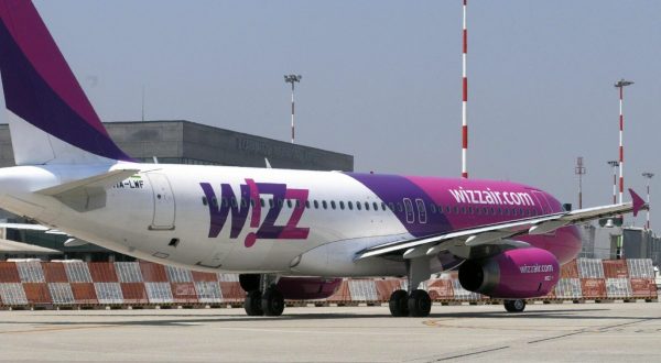 Wizz Air risponde all’attore Sperandeo “Comportamento aggressivo”