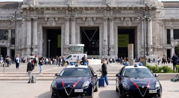 Turista accoltellata, aggressore fermato in Stazione Centrale a Milano