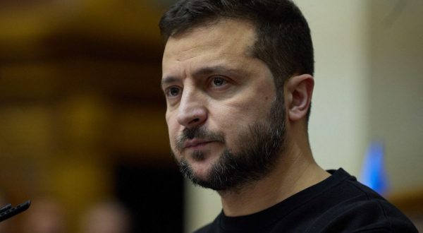 Zelensky “Tregua russa solo per preparare nuovi attacchi”