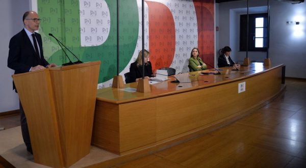 Pd, ok a regolamento congresso. Primarie fissate per il 26 febbraio