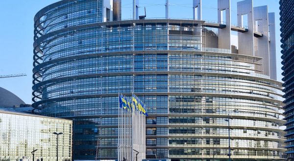 Parlamento Ue “Rafforzare il sostegno all’Ucraina”