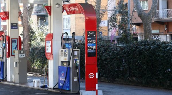 Carburanti, i benzinai confermano lo sciopero