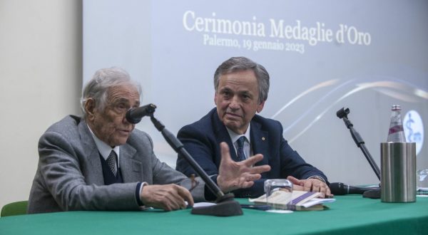 A Palermo cerimonia Medaglie d’Oro ai medici per i 50 anni di professione