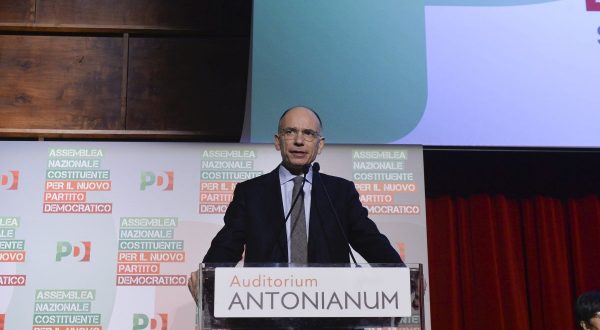 Il Pd riparte dal manifesto Italia 2030, Letta “Siamo una comunità viva”