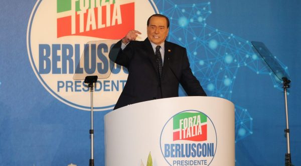 Berlusconi “Entro fine legislatura pensioni minime a mille euro”