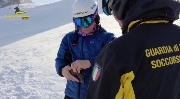 Scoperta in Trentino una scuola di sci sconosciuta al fisco