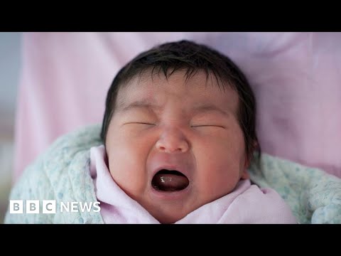 China’s population falls for first time since 1961 – BBC News