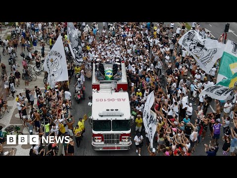 Crowds line streets to pay final respects to Brazil football legend Pele - BBC News