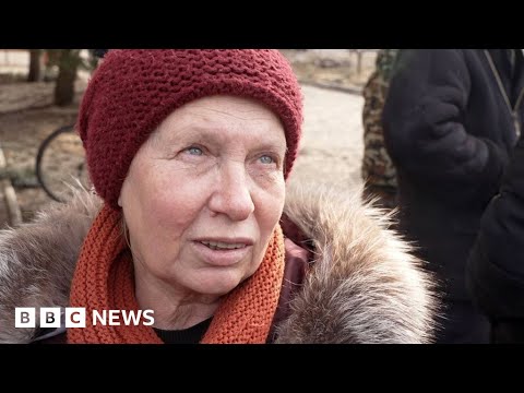 What life’s like in a liberated Ukraine town in fear of Russian attack – BBC News