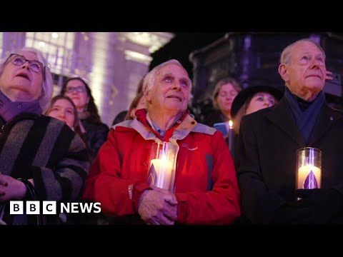 Holocaust Memorial Day events take place around the world – BBC News