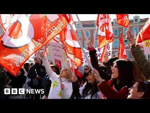 French protests intensify against pension age rise – BBC News