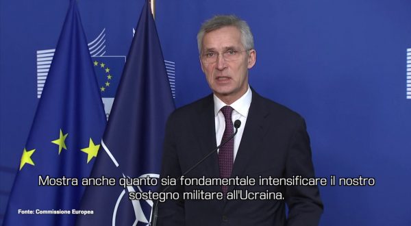 Ucraina, Stoltenberg “Momento chiave, intensificare il sostegno”